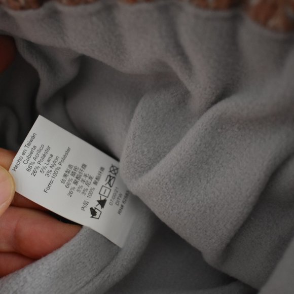 NWT Turtle Fur Lexi Pompom Beanie Blush Fleece Lining Ribbed Cuff - Picture 10 of 10